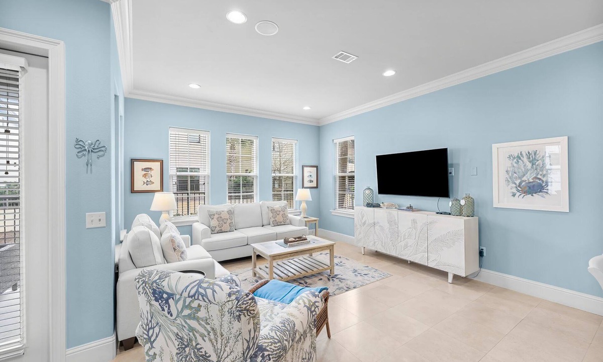 Villa Lago House | Waterfront ~ Golf Cart ~ Community Pool ~ Patio