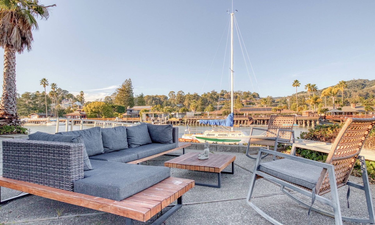 San Rafael House | Waterfront Hawaiian Oasis 2B/2B