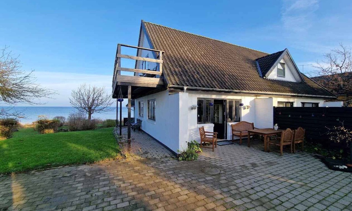 Havnsø Villa | Waterfront holiday for multiple generations