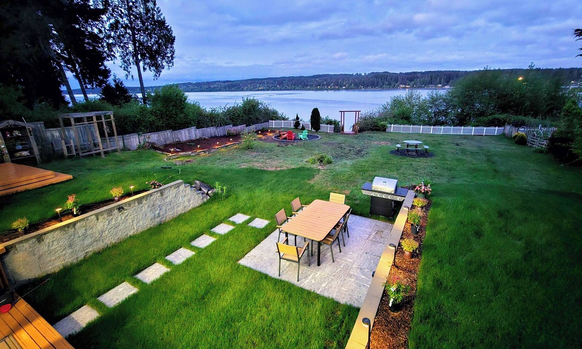 Kingston House | Waterfront Home for 6: Private Beach, Fire Pit & Game Room