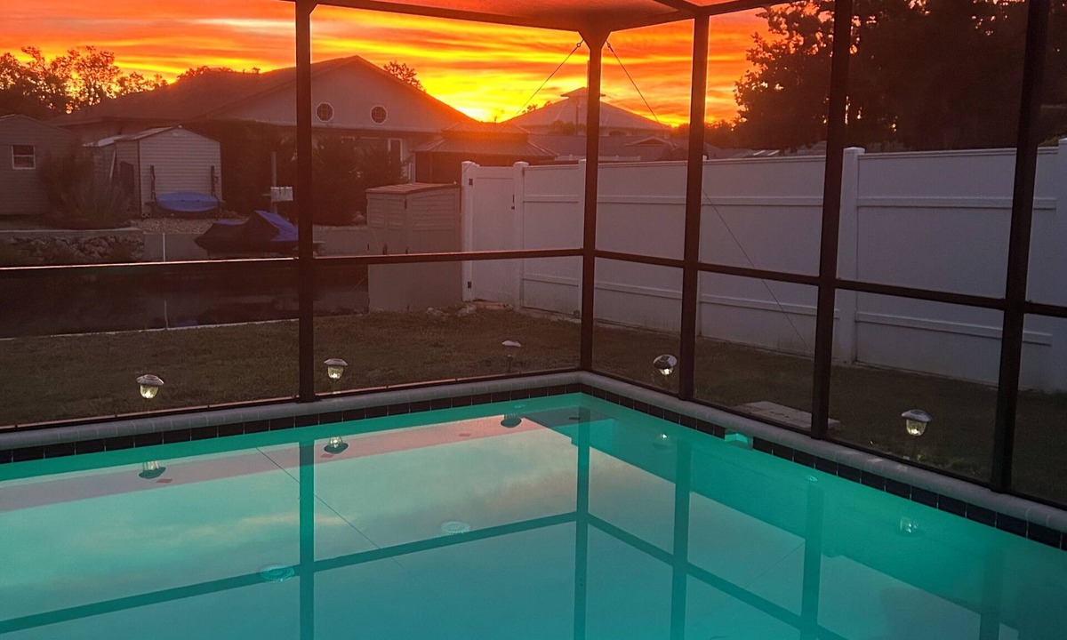 Crystal River House | Waterfront home. Heated Pool. 3bed 2bth. READY FOR A 5⭐️ STAY?