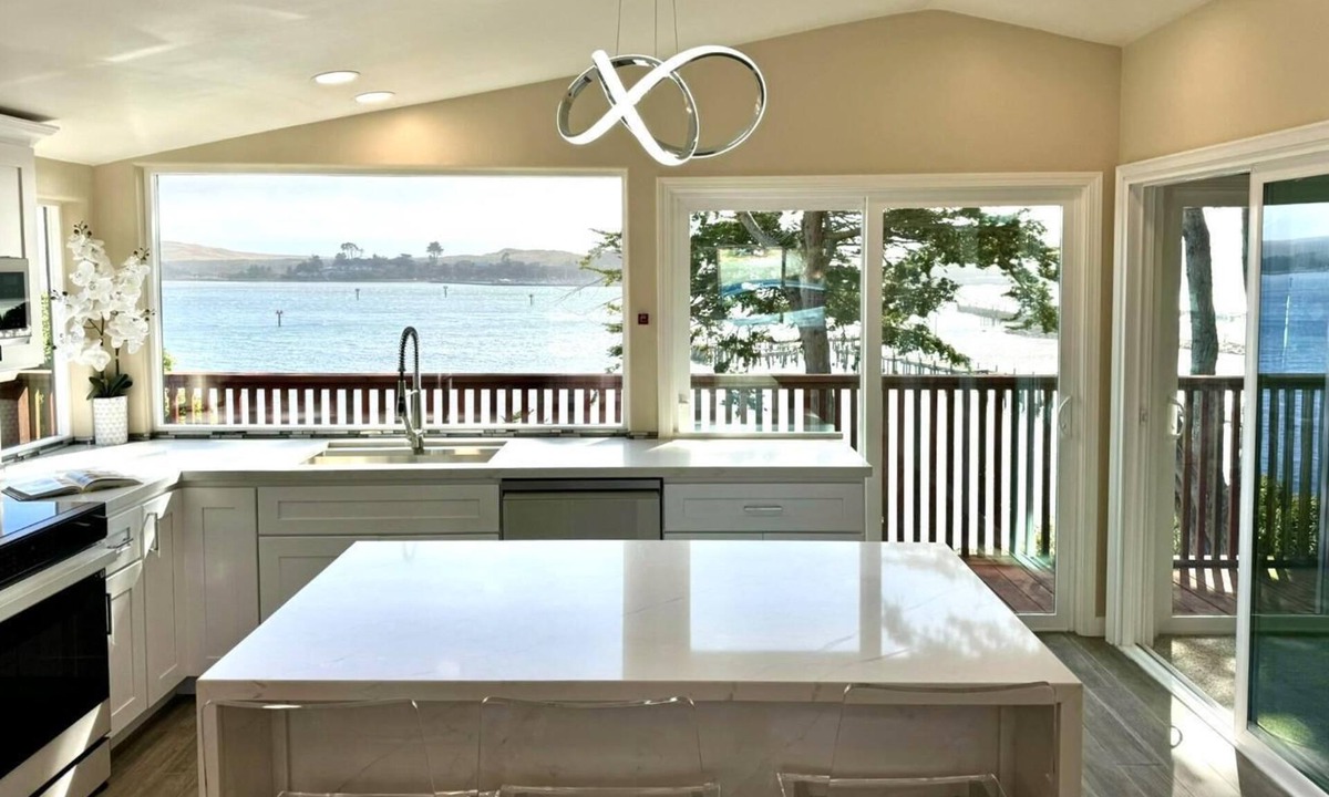Old Town House | Waterfront Home in Bodega Bay! 3Beds, 2Baths & panoramic ocean views.