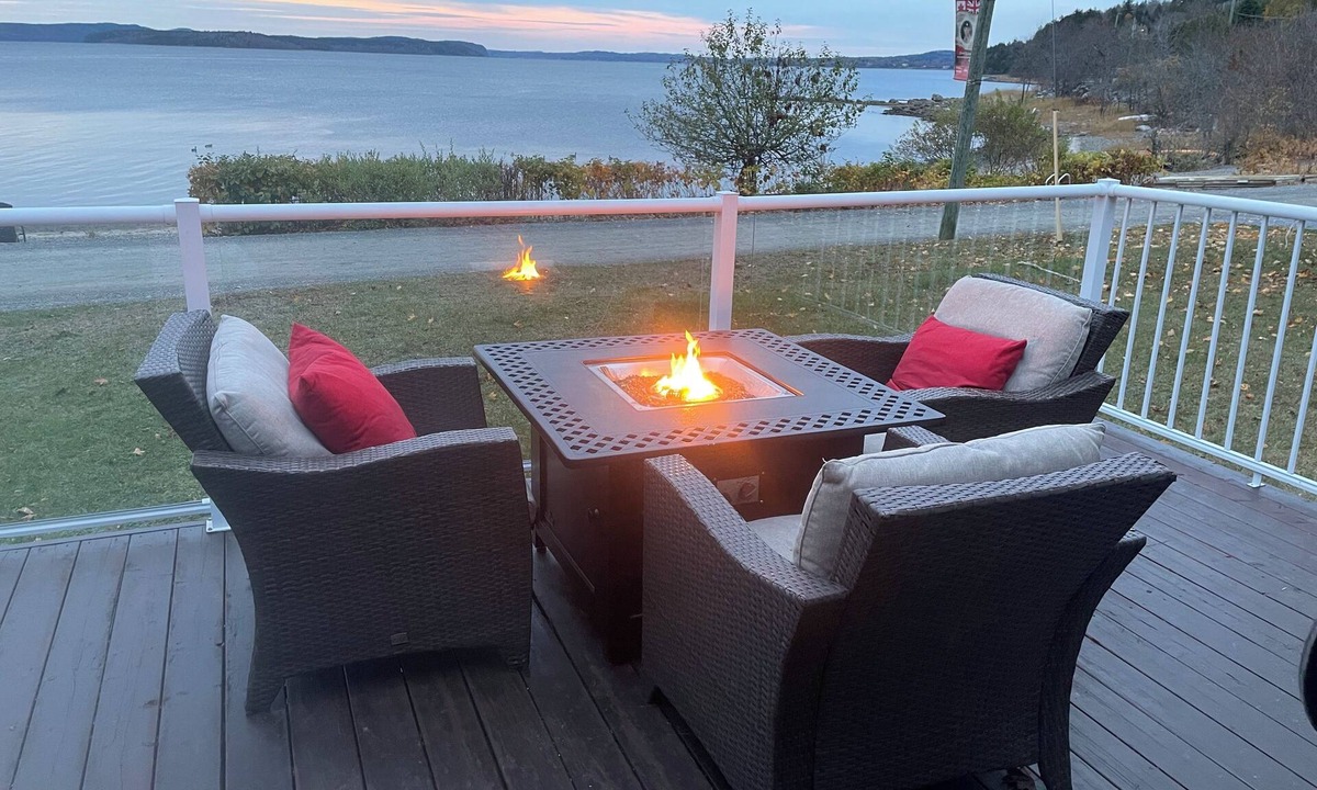 Saint John House | Waterfront Home on Kennebecasis river