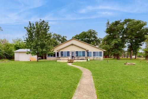 Cotton Gin House | Waterfront Home on Lake Limestone w/Dock
