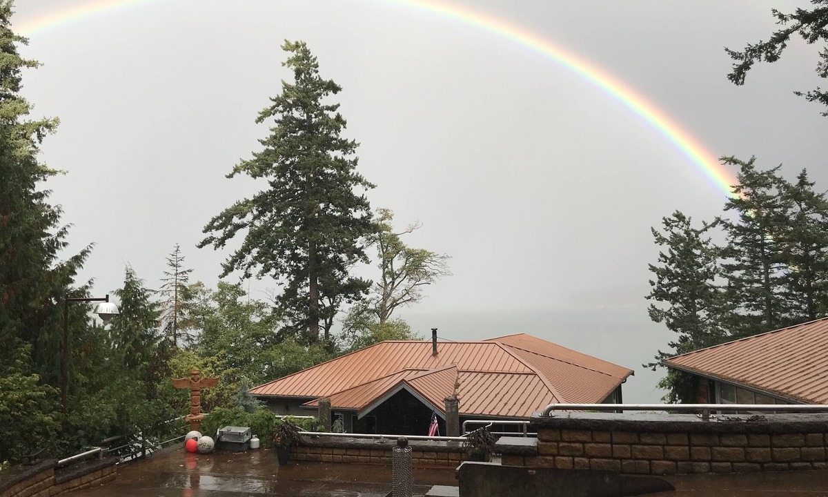 Lummi Island House | Waterfront home on multiple levels