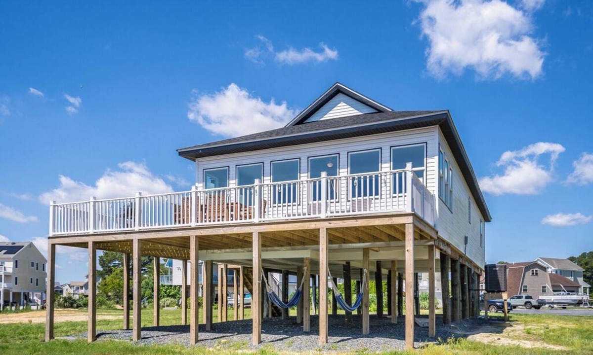 Captain's Cove House | Waterfront home near Chincoteague Island by Seaside Vacations & Sales