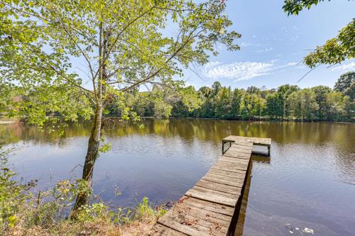 Farmville House | Waterfront Home w/Deck & Yard, 4 Mi to Farmville!