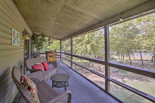 Golden House | Waterfront Home w/Fire Pit on Table Rock Lake