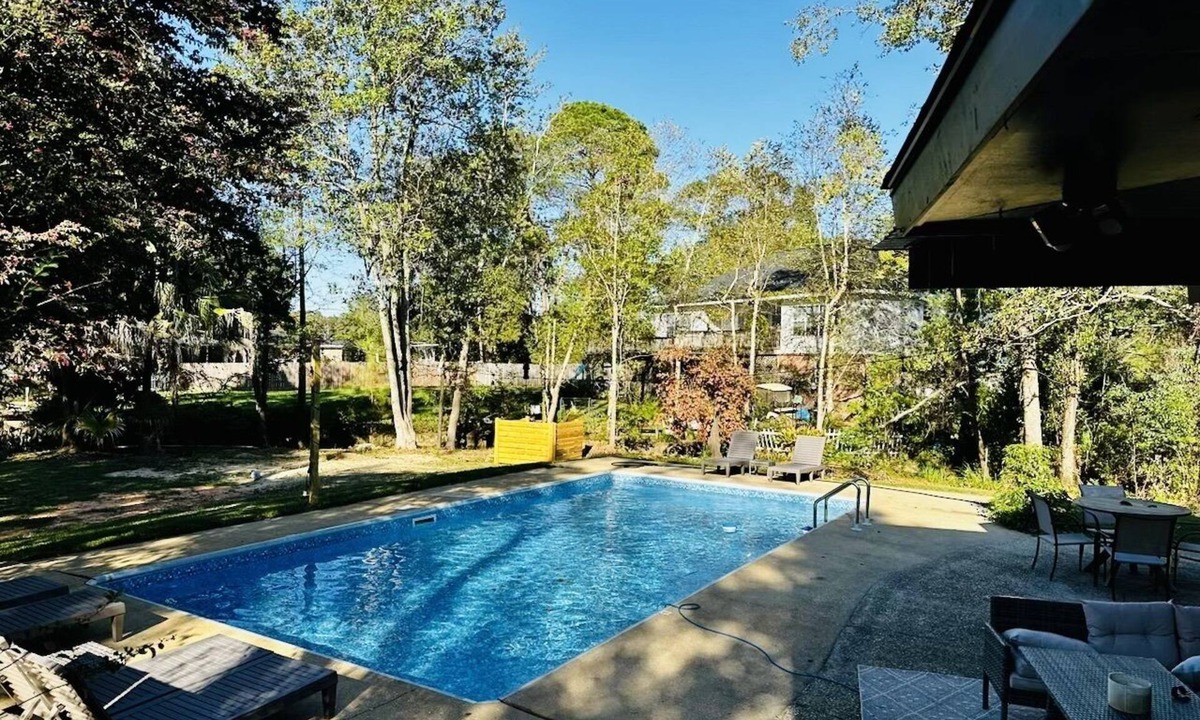 Mobile House | Waterfront Home w/Pool, RV Hookup, & River View