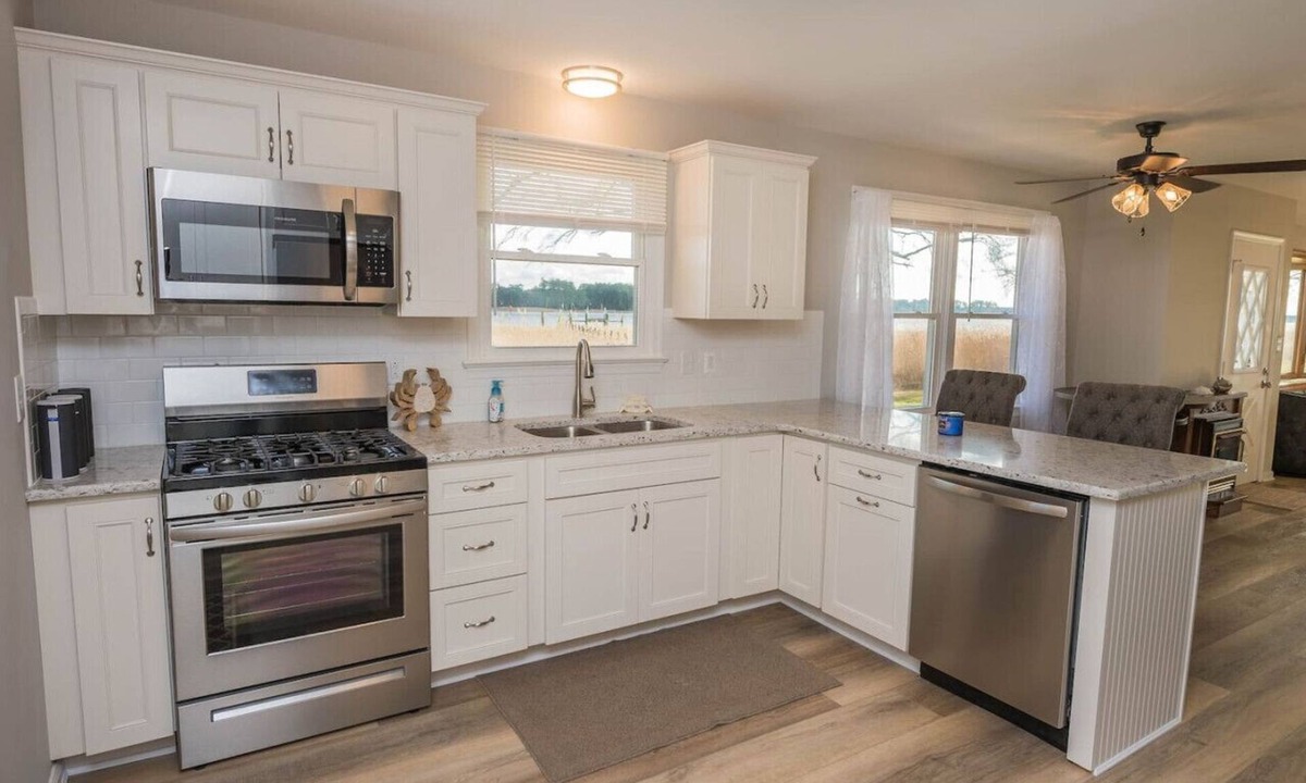 Allen House | Waterfront Home w/private dock