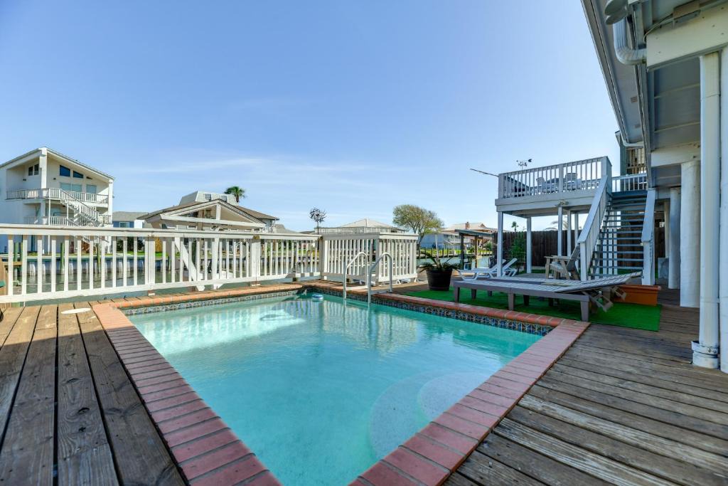 City-by-the Sea House | Waterfront Home w/Deck & Pool in City-by-the-Sea