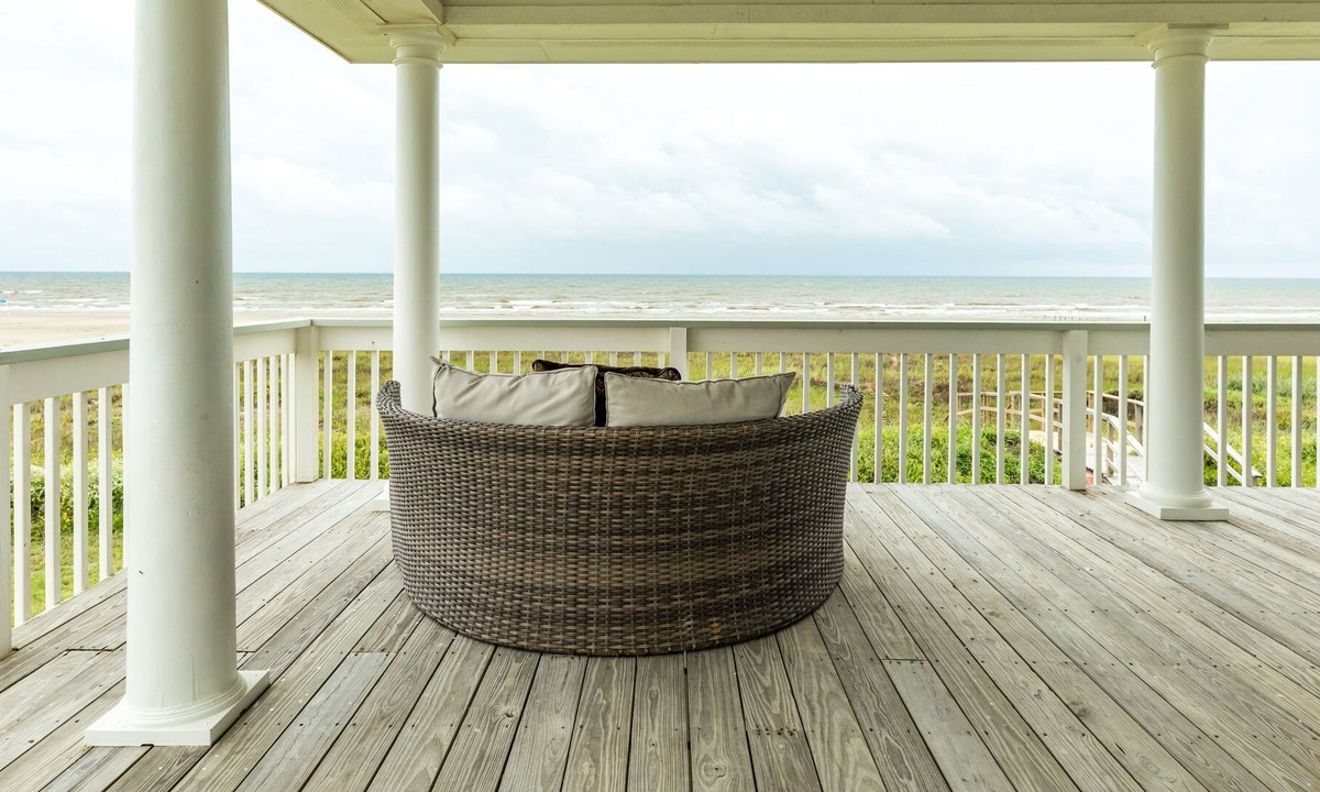 Miramar House | Waterfront home w/ wraparound deck, patio, & private beach access - two dogs OK