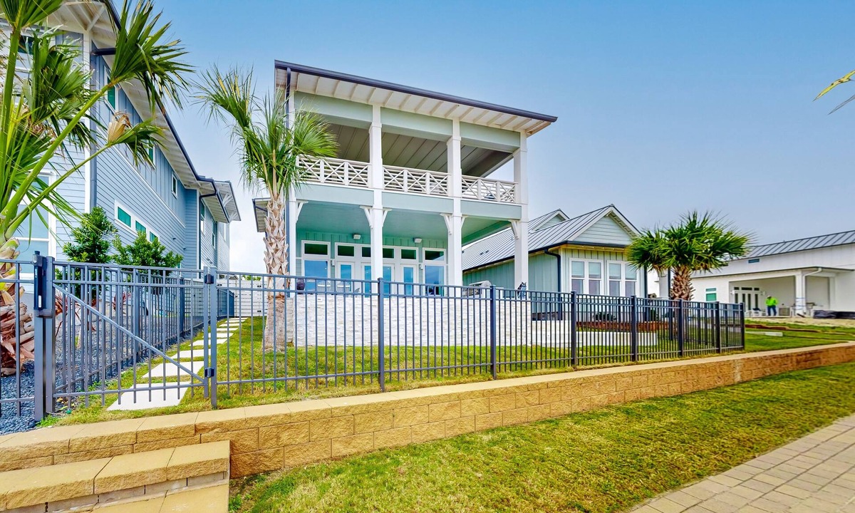 Rockport House | Waterfront home with private pool, community kayaks, grill, open layout, & AC