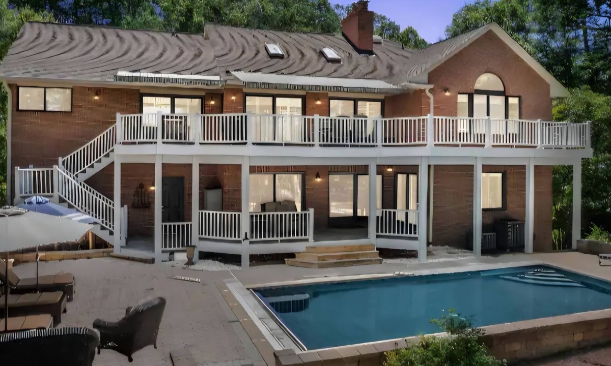 Lusby House | Waterfront home with pool and pier