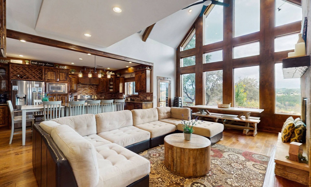 Spicewood House | Waterfront home with private pool, patio & amazing sunset view