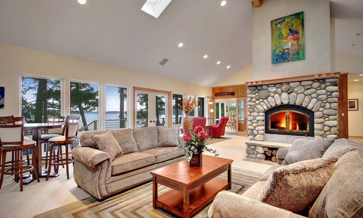 Friday Harbor House | Waterfront! Hot Tub! - (Stonecliff)