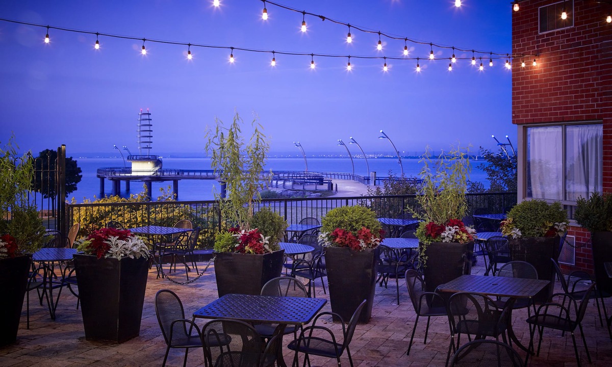 Burlington Hotel | Waterfront Hotel Downtown Burlington