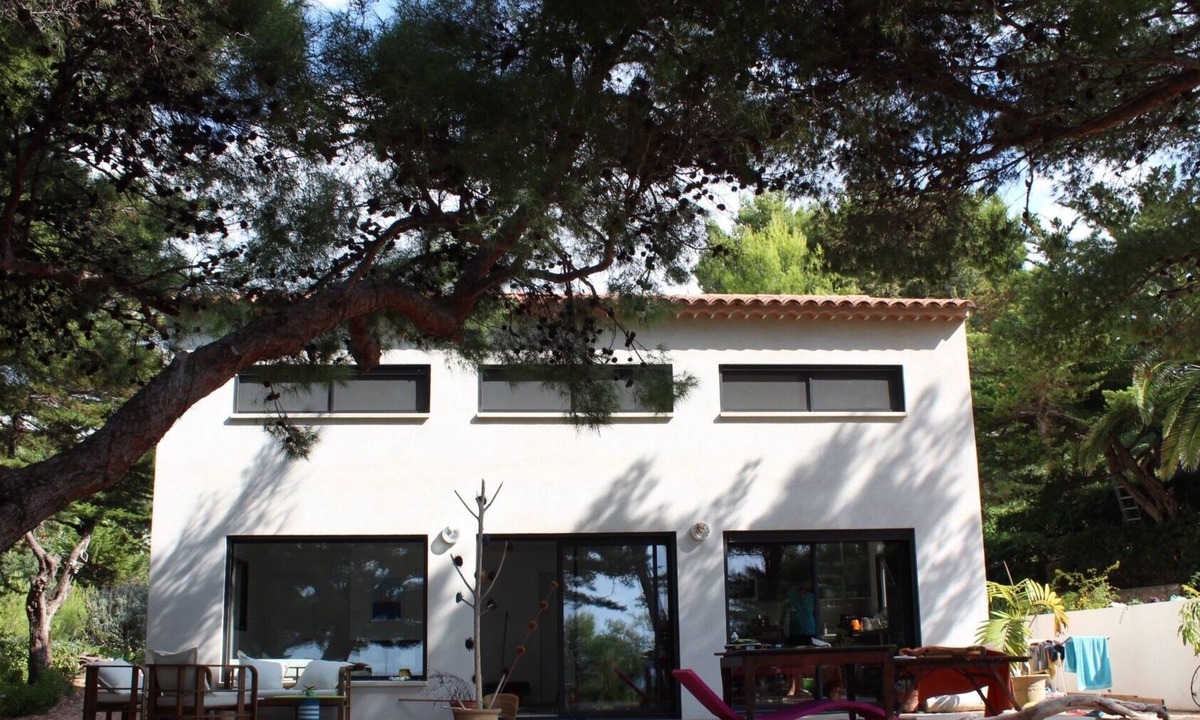 Carqueiranne Villa | Waterfront house