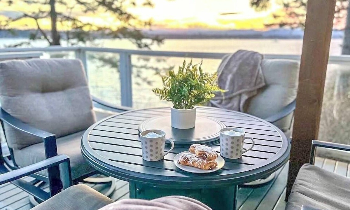 Lummi Island House | Waterfront House, Mt. Baker Views, 2 Decks, Nature