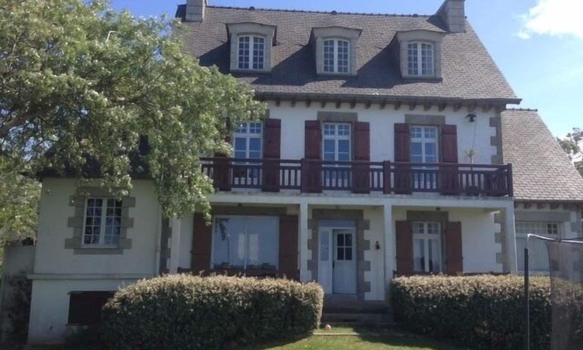 Lancieux Villa | Waterfront house near Dinard