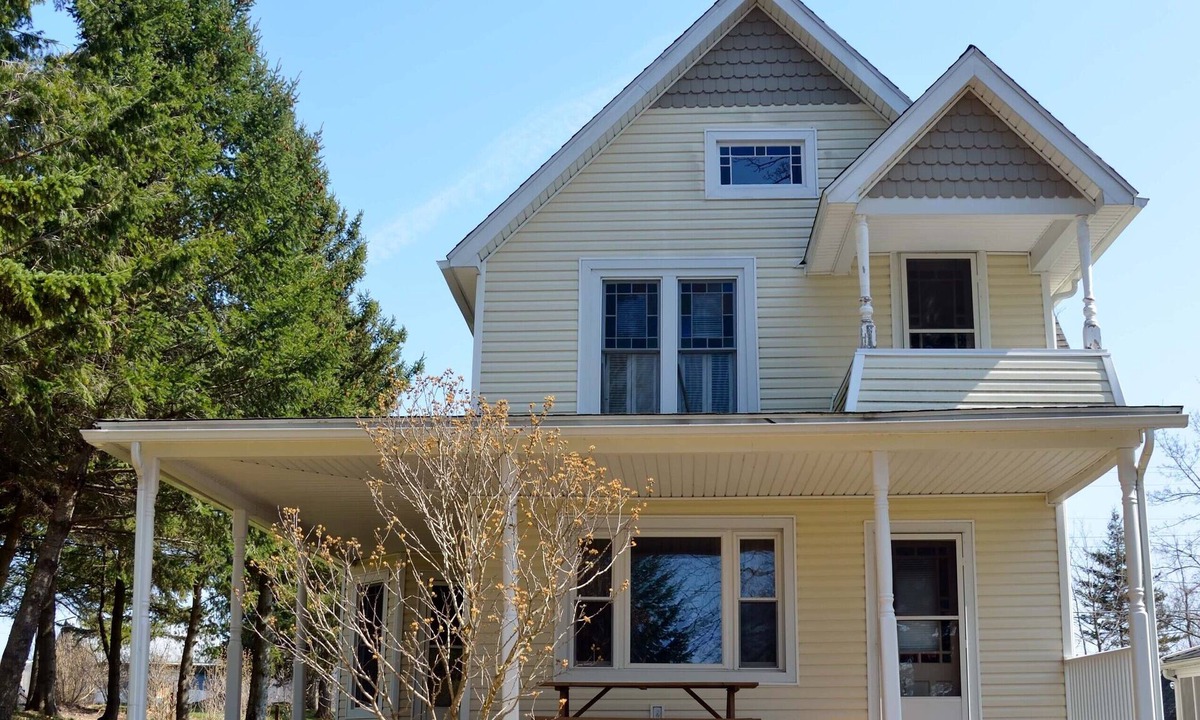 Wolcott House | Waterfront House on Great Sodus Bay with dock access.