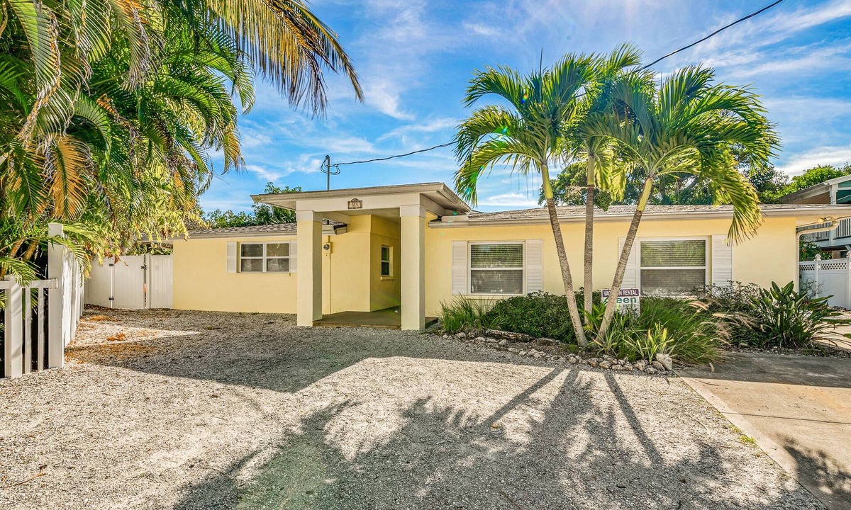 Anna Maria House | Waterfront house with pool - bring boat and rod - close to Gulf and Bay Beaches