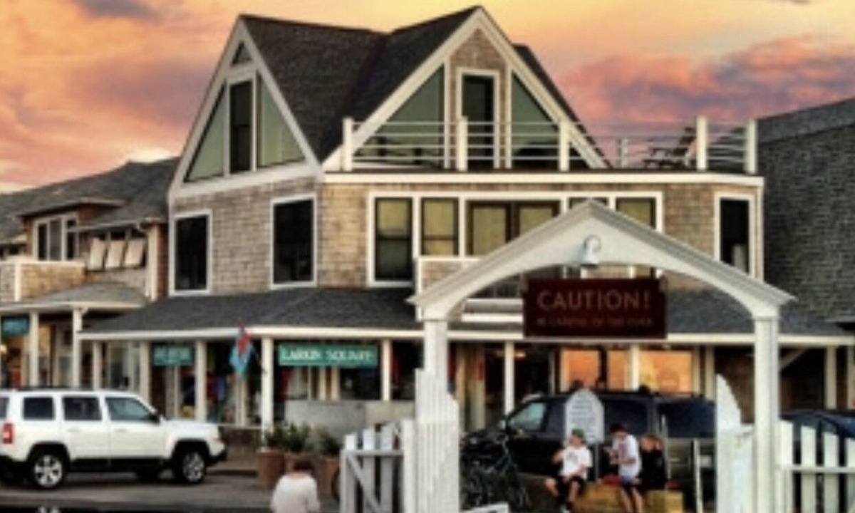 Watch Hill Historic District House | Waterfront in the heart of Watch Hill