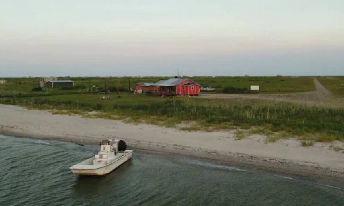 Texas Gulf Coast Cabin | Waterfront Island Getaway