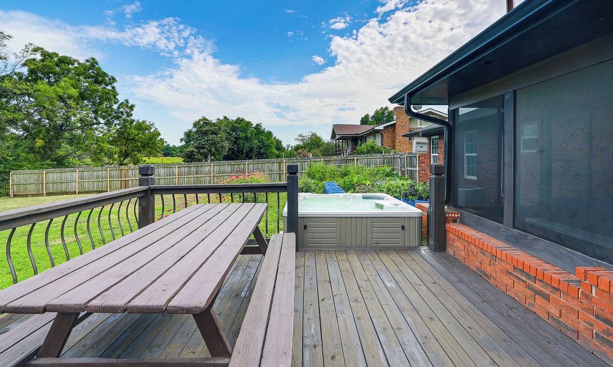 Arkansas City House | Waterfront Kansas Home w/Private Fire Pit!
