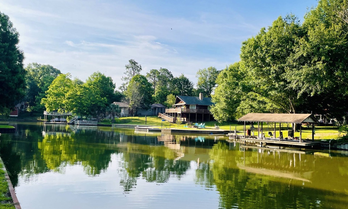 Tool House | Waterfront | Kayaks | Late Sunday Checkout’s