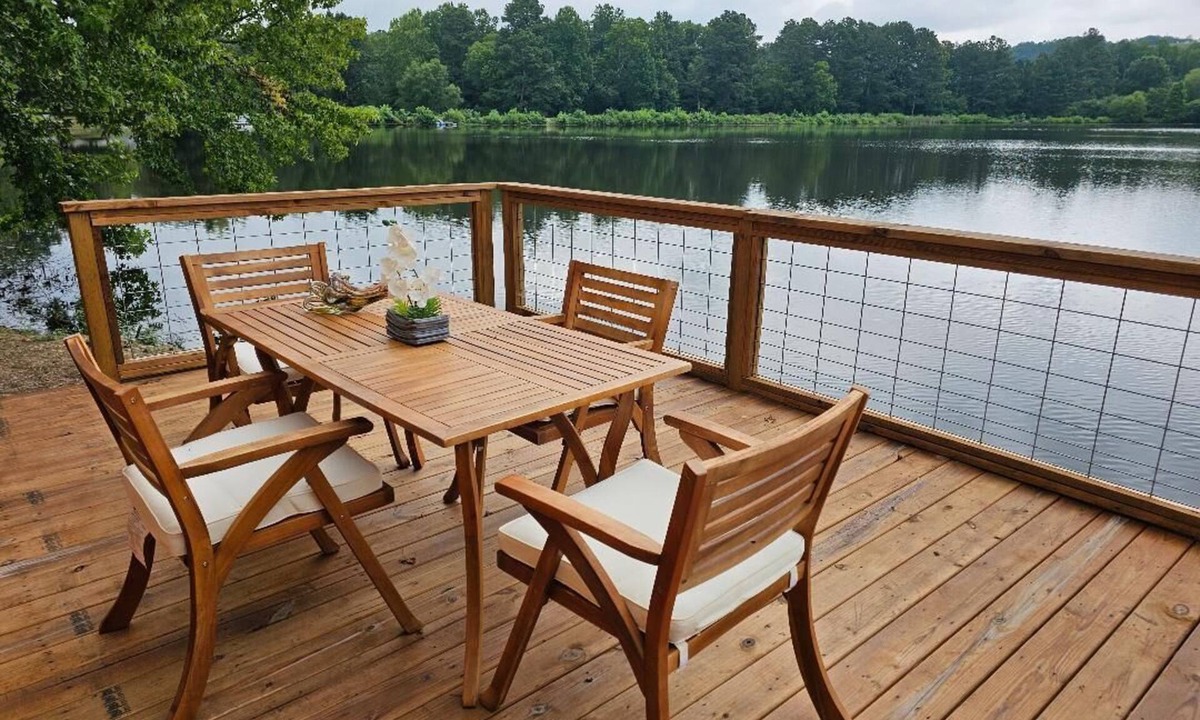 Tunnel Hill Cabin | Waterfront! Lake Chalet!