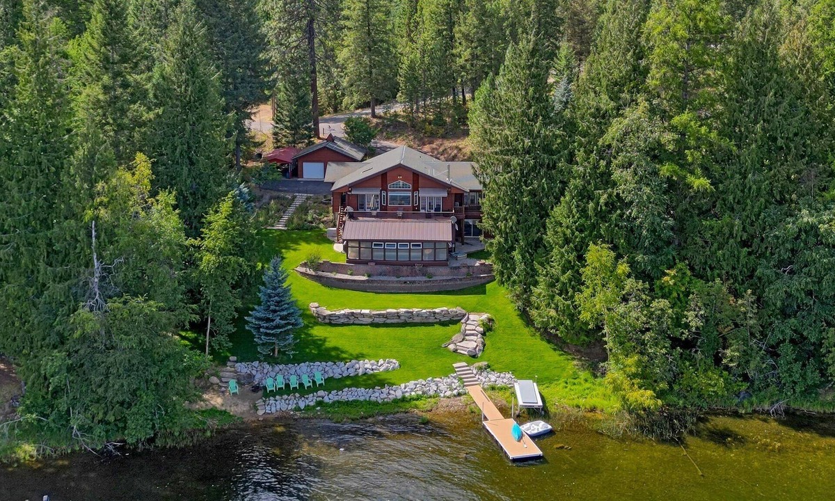 Bonner County House | Waterfront Lake Cocolalla Home - Short drive to Schweitzer