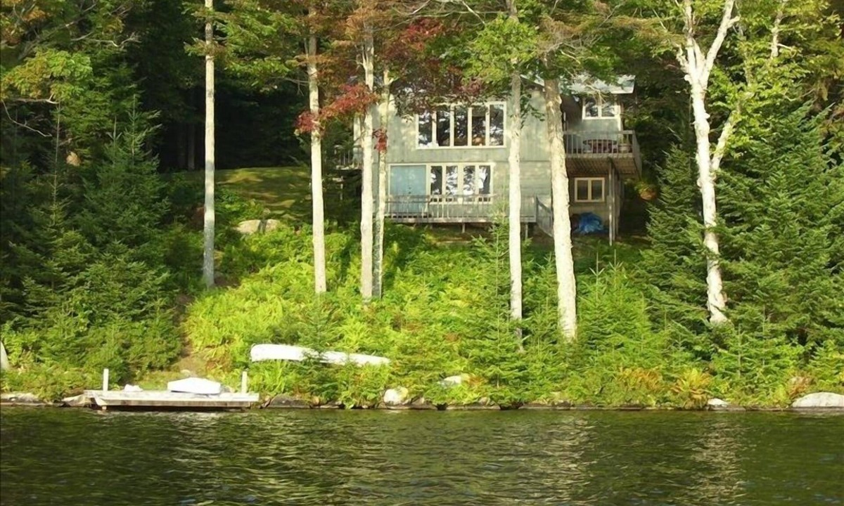 Wilmington House | Waterfront Lake Raponda Vacation Paradise