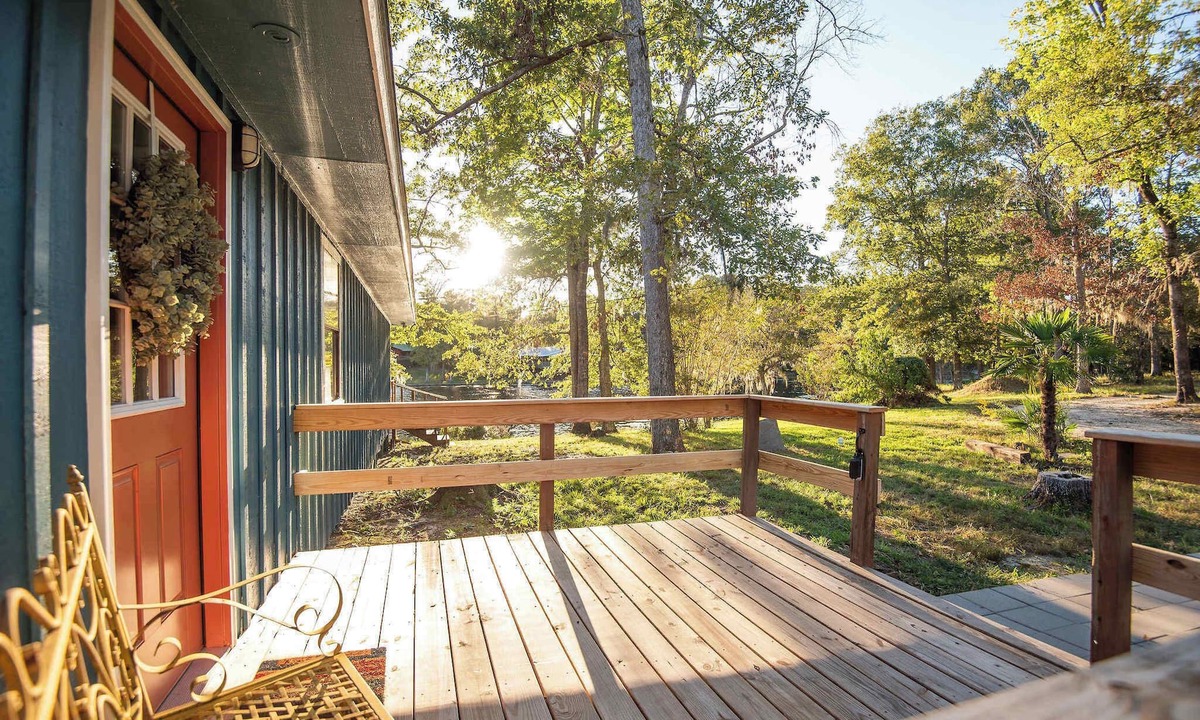 Anacoco House | Waterfront Lake Retreat Private Dock & Fire Pit