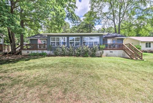 Milledgeville House | Waterfront Lake Sinclair Home w/Boat Dock!