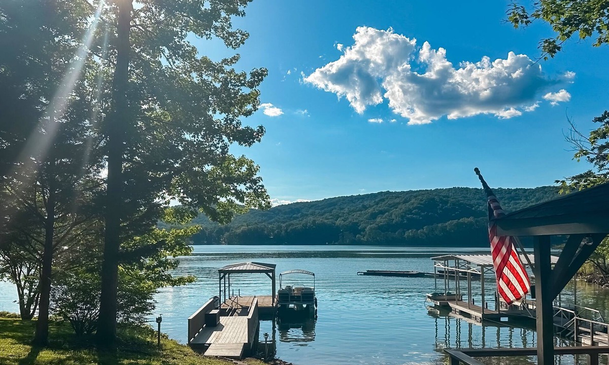 Maynardville House | Waterfront living with private dock, private boat launch, kayaks & firepit