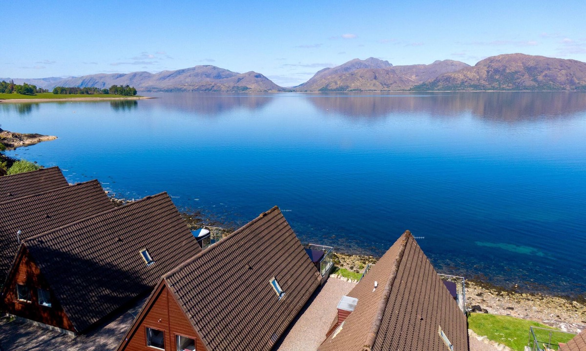 Kentallen Cottage | Waterfront Lodge 4 with Hot Tub