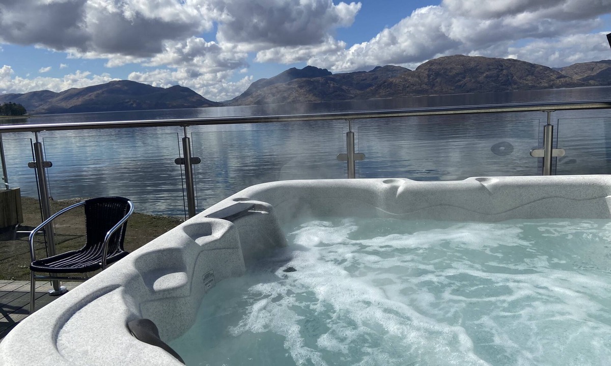 Kentallen Cottage | Waterfront Lodge 8 with Hot Tub