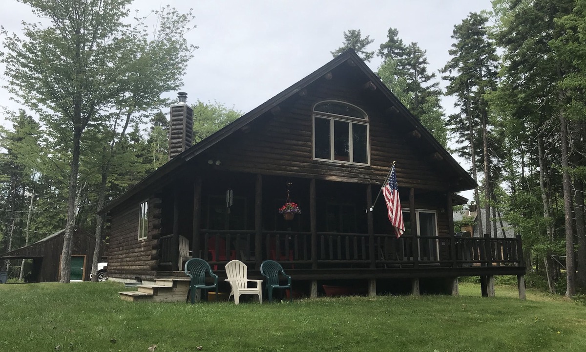 Rockwood Cabin | Waterfront Log Cabin With Private Dock And Game Room