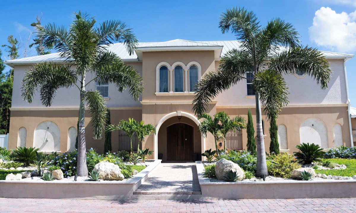 Palmetto House | Waterfront Luxury in Terra Ceia – 3 BR, 3.5 Bath - Pool, Fire Pit, Dock, & Gym!