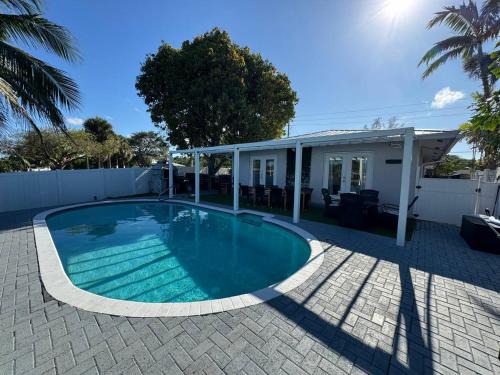 Wilton Manors Villa | Waterfront, Luxury Home, with pool