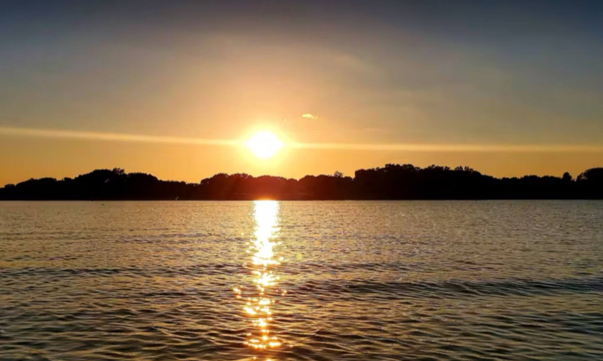 Elmo House | Waterfront Mobile Home w Private Dock on Lake Tawakoni