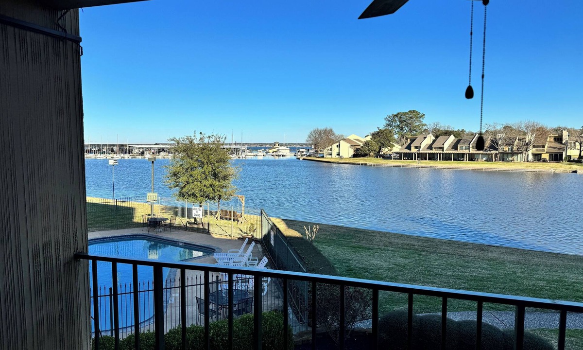 Walden on Lake Conroe Condo | Waterfront modern condo on Walden at the lake Conroe