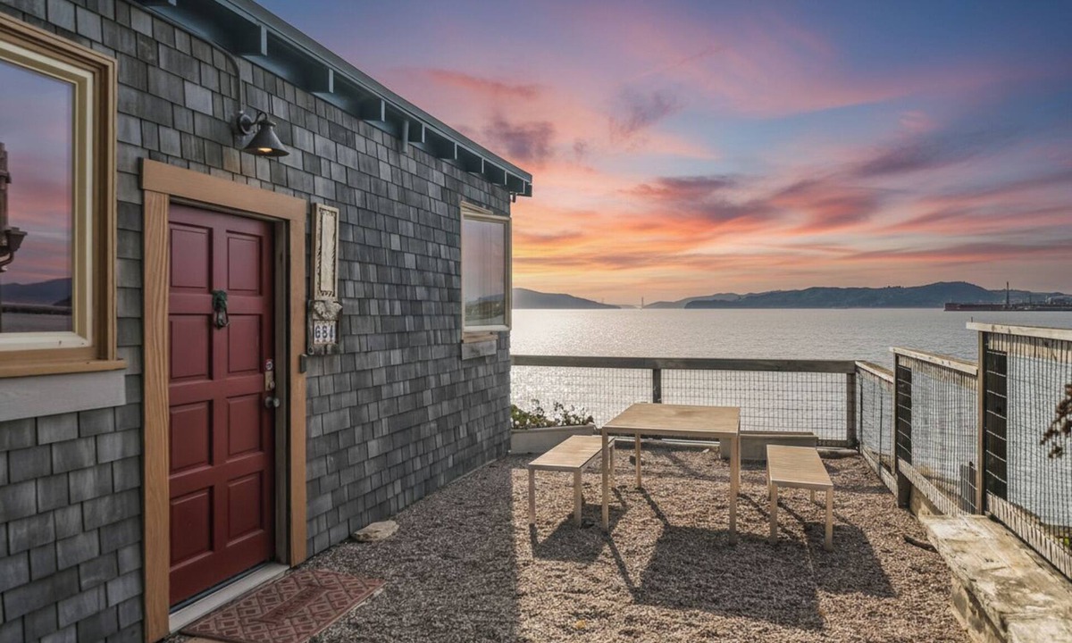 Point Richmond House | Waterfront Modern Oasis - Amazing SF Getaway