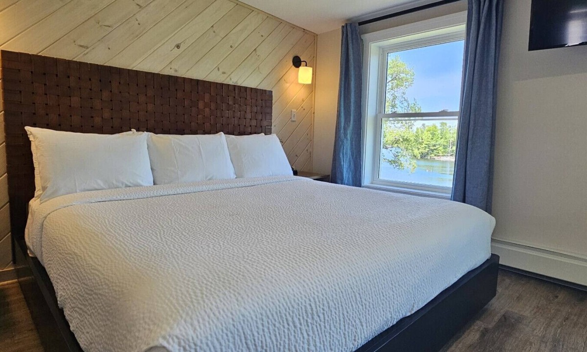 Greenville Junction Hotel | Waterfront Motel-Mountain View-Direct ATV Access