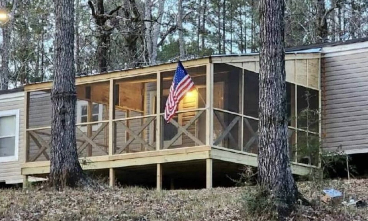 Lena House | Waterfront Nature Oasis Right off the Interstate
