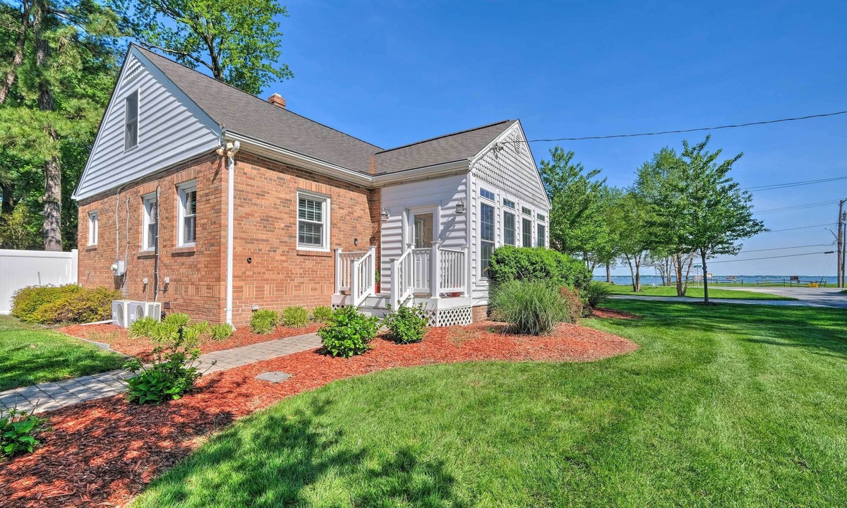 Rose Haven House | Waterfront North Beach Home ~ 2 Mi to Beach!