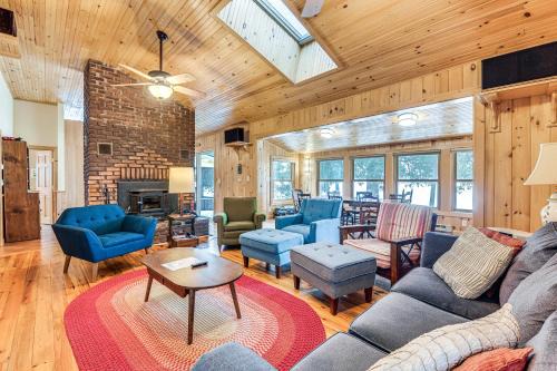 North Hero House | Waterfront North Hero Home w/Screened Porch