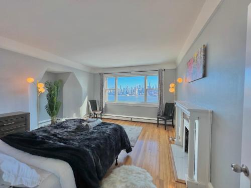 Weehawken Apartment | Waterfront NYC skyline views