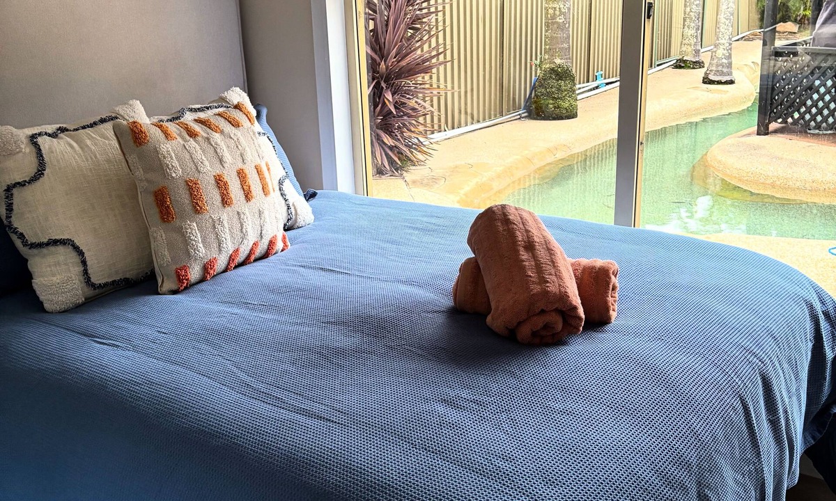 Lake Munmorah Villa | Waterfront Oasis Lakefront Villa